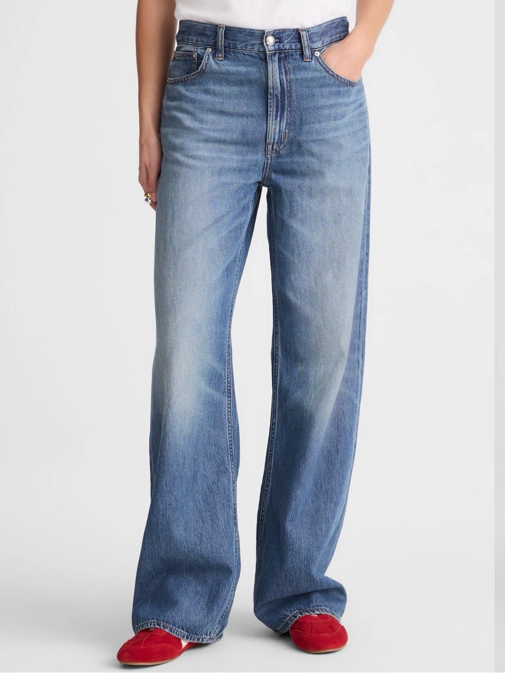 Madewell The Low-Slung Baggy Jean in Airy Denim - Picture 3 of 14